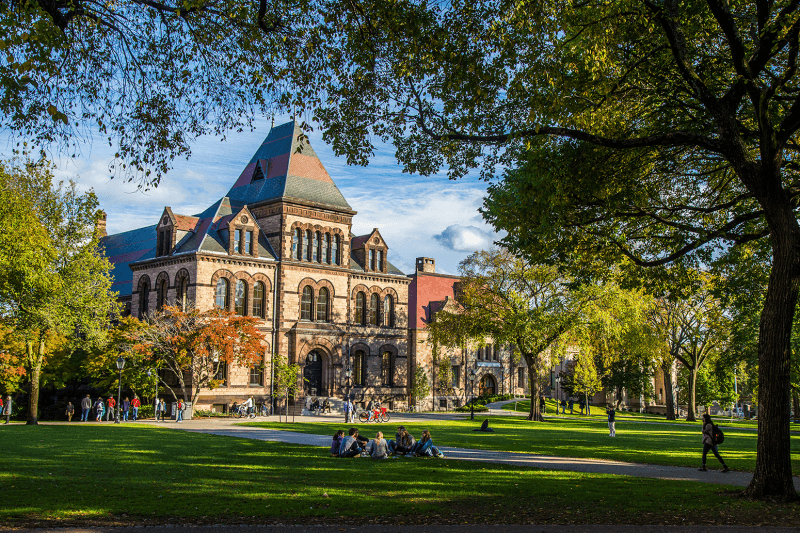 布朗大学